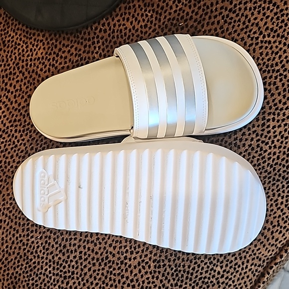 Addidas Platform Adilette Slides - Picture 4 of 4